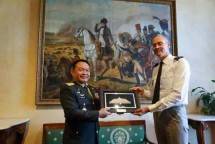 KASAD Jenderal TNI Dudung Abdurachman bersama Kasad Perancis General Pierre Schill 