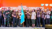 Ketua MPR RI Bambang Soesatyo (tengah) 