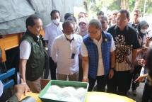 Food Station Operasi Pasar Turunkan Harga Beras, Warga Bahagia