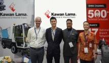 Foto Bersama: (dari kiri) Ally Scott, Regional Export Manager Vikan; Ryan Wu, Regional Sales Manager Nilfisk; Rastra Sanjaya, Business Development Ridgid Indonesia; dan Denny Muliawardana, Head of Cleaning Division PT Kawan Lama Sejahtera; di booth Kawan Lama Sejahtera dalam acara Expo Clean and Expo Laundry 2022, di JIExpo Kemayoran, Rabu, 5 Oktober 2022. 