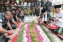 Kasad Jenderal TNI Dudung Abdurachman Silaturahmi Ke Ponpes Tebuireng dan Ziarah Makam Gus Dur