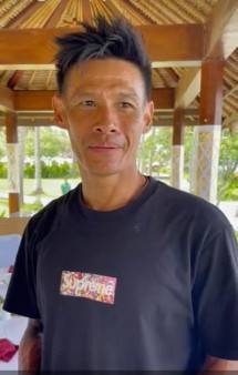 Atlet Andy Wibowo Juara Pertama dari Individu Tercepat di Ironman 70,3 Lombok