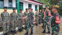 Kasdam XII Tanjungpura Kunjungan ke Pos-Pos Satgas Yonarmed 19 105 Trk Bogani