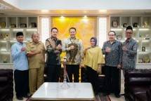 Ketua MPR RI Bambang Soesatyo (Tengah)