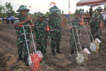 Pangdam XVII Cenderawasih Tinjau Lokasi Program Ketahanan Pangan Korem 174 Merauke 