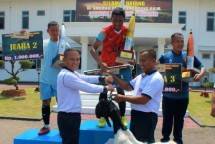 Komandan Resimen Kavaleri 2 Marinir Berikan Reward Juara Kompi Tempur