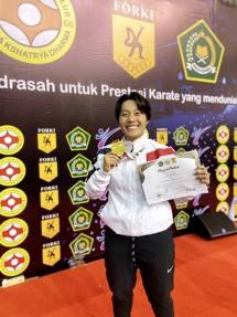 Atlet Karate Mako Kormar Peroleh Medali Emas