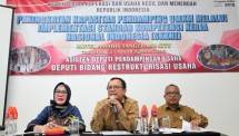 Deputi Bidang Restrukturisasi Usaha Kementerian Koperasi dan UKM Abdul Kadir Damanik didampingi Asisten Deputi Pendampingan Usaha Eviyanti Nasution