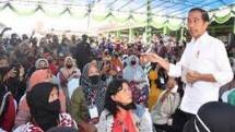 Presiden Jokowi serahkan bansos di Bangka Belitung