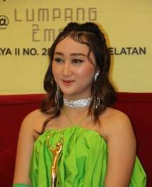 Sandrina artis Nagaswara Musik