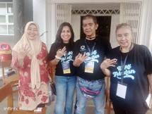 Rita Hastuti (Kepala SMA N 3 Jakarta), Lucyana Topit Bidang Humas PPPTNIAD), Ade Suryadi (wakil ketua panitia) dan Evo Meirita Ketua Panitia Bakti Teladan Sentra Vaksin 4