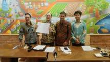 Kiri ke kanan : Suryadi Utomo, S.H. (Senior Partner GAP Law Firm), Gede Aditya Pratama, S.H., LL.M. (Managing Partner GAP Law Firm), Yogi Hadi Ismanto (Direktur Lombok TV), Anthony Febriawan, S.H. (Associate GAP Law Firm)