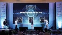 Kick Off Ceremony Program Digital Talent BUMN 2022 oleh Direktur Digital Business Telkom sekaligus Ketua Umum Fordigi Fajrin Rasyid (kedua dari kiri), Deputi Bidang SDM & TI KBUMN Tedi Bharata (tengah), dan Ketua Bidang I - Digital Capability Building Panji Winanteya Ruky (paling kanan).