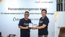 Penandatanganan MoU kerja sama antara Leap dengan PT Pengelola Pasar Induk Caringin oleh EVP Digital Business and Technology Telkom Saiful Hidajat (kiri) dan Pemilik Pasar Induk Caringin Agung Suryamal (kanan).