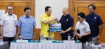 Ketum IMI Bambang Soesatyo (Baju Kuning)