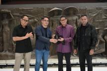 Menteri Pariwisata dan Ekonomi Kreatif Sandiaga Salahuddin Uno dan Budi Handoko, COO/Co-Founder Shipper 