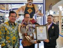 Replika Gatotkaca Tertinggi Raih Penghargaan MURI Dukungan dari PT Bakels Indonesia 