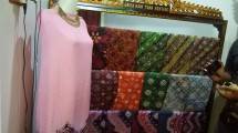 Kain Khas Palembang di Griya Kain Tuan Kentang (Chodijah Febriyani/Industry.co.id)