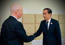 Presiden Joko Widodo dan Executive Chairman World Economic Forum (WEF) Profesor Klaus Schwab 