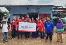 Bantu Salurkan Donasi Senilai Rp 100 Juta Untuk Korban Kebakaran Di Lapak Pemulung Pondok Labu
