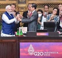 Presiden Jokowi Serahkan Presidensi G20 kepada PM India Narendra Modi