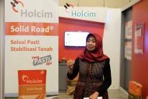 Marketing Director PT Holcim Indonesia, Dhamayanti Suhita 