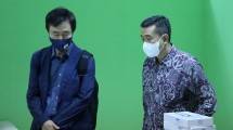 Prof. Ki-Chan Kim (kiri) bersama Rektor Presuniv Prof. Dr. Chairy