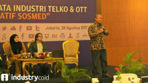 Group Head Corporate Communication Indosat Ooreoodo Tbk Deva Rachman, Agung Yudha, Public Policy Lead Twitter Indonesia, Komisioner BRTI (Badan Regulasi Telekomunikasi Indonesia) Agung Harsoyo
