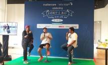 Rifky Balweel bersama Mothercare peringati hari ayah dengan berjalan bersama anak dan stroller di car free day.