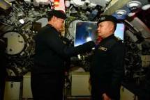 KASAD Jenderal TNI Dudung Abdurachman Terima Brevet Hiu Kencana Sebagai Warga Kehormatan Kapal Selam TNI AL