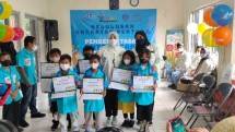 Wisuda Lulusan Anak Pemberantasan Buta Aksara Kolaborasi OK OCE Kemanusiaan dan YAMSA