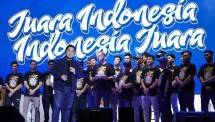 Erick Thohir bersama pebasket