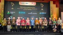 Menperin Agus Berikan Penghargaan Rintek kepada 11 Perusahaan Industri