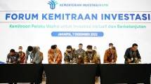 Penandatanganan kontrak kerja sama antara Usaha Besar dengan UMKM