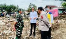 Presiden Jokowi Berikan Arahan ke Pangdam dan Kapolda: Gerakkan TNI-Polri Bantu Bersihkan Puing