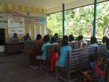 Babinsa Koramil 1710-01 Kokonao Dampingi Kegiatan Monitoring Program Kerja Distrik