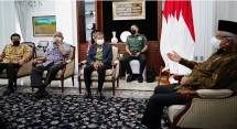 Wakil Presiden K.H Ma'ruf Amin saat menerima Komisaris Utama PT Banten West Java (BWJ) S.D. Darmono di Kediaman Resmi Wapres, Jalan Diponegoro Nomor 2, Jakarta Pusat