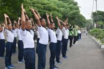 Yonbekpal 2 Marinir Laksanakan Olahraga Bersama