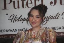 Si Cantik Penyanyi Puteri Juby 