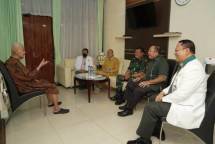 Panglima TNI Laksama Yudo Margono Jenguk Mantan Wakil Presiden RI Ke-6 