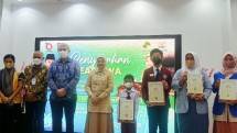 Acara penyerahan Beasiswa FSPPG KSARBUMUSI & Kopkar GOBEL dihadiri oleh President Director PT Gobel International Hiramsyah S. Thaib, Menteri Ketenagakerjaan Republik Indonesia Ida Fauziyah, Presiden Federasi Serikat Pekerja Panasonic GOBEL (FSPPG), dan lainnya