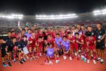 Presiden Jokowi Saksikan Langsung Timnas Indonesia saat Menang 2-1 dari Kamboja