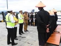 Presiden Jokowi Mendengarkan Curhat Para Petani Sumedang