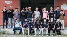 Head of Digital Vertical Ecosystem Logistic Telkom Natal Iman Ginting (kelima dari kiri) bersama tim Logee melakukan kunjungan sekaligus meresmikan gudang di wilayah Jawa Tengah dan Jawa Timur.