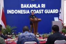 Kepala Bakamla Laksdya TNI Dr Aan Kurnia Luncurkan Buku Guarding The Sea For Our Future