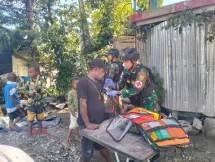 Satgas Yonif Raider 142 KJ Tingkatkan Pelayanan Kesehatan Masyarakat