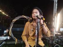 Penyanyi Maulana Ardiansyah 