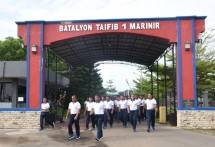 Dankormar dan Pejabat Utama Korps Marinir Olahraga Bersama Perwira Pasmar 1