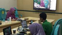 Pengamat Politik LIPI sekaligus Dosen Magister Ilmu Komunikasi FISIP UMJ, Prof. Dr. R. Siti Zuhro saat memberikan pengantar diskusi di webinar nasional Menyoal Etika Komunikasi Politik Menjelang Pemilu Serentak 2024 Era digital