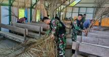 Satgas Yonif 143 TWEJ Bersama Pemuda Pupuk Kebersamaan Melalui Gotong Royong